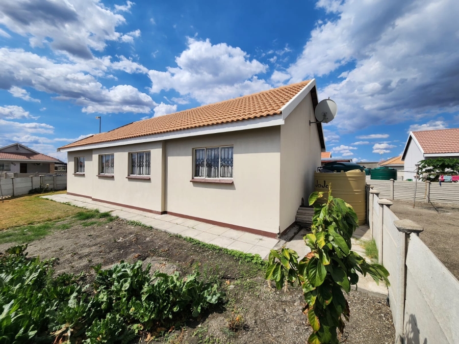 4 Bedroom Property for Sale in Freedom Park North West